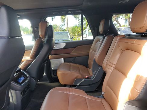 Certified 2023 Lincoln Navigator L Reserve image 11