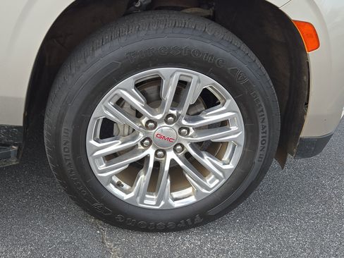 Used 2022 GMC Yukon XL SLT image 7