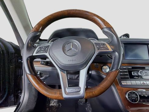 Used 2014 Mercedes-Benz SL 550 image 11