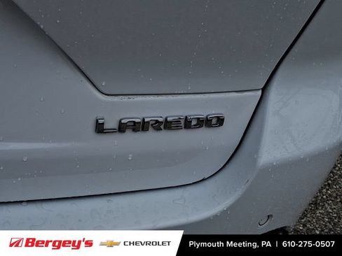 Used 2023 Jeep Grand Cherokee Laredo AWD/4WD image 32