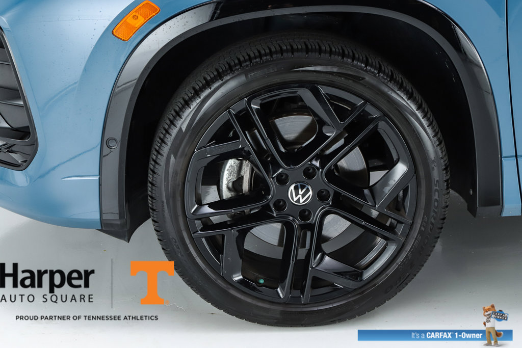 Used 2025 Volkswagen Tiguan SE R-Line AWD/4WD image 44