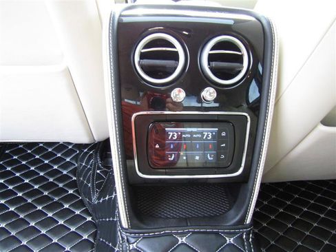 Used 2017 Bentley Flying Spur V8 image 36