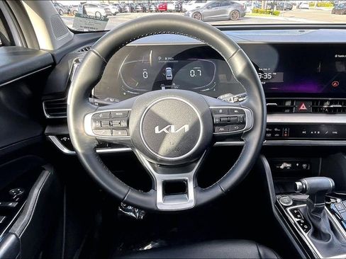 Used 2023 Kia Sportage EX image 8