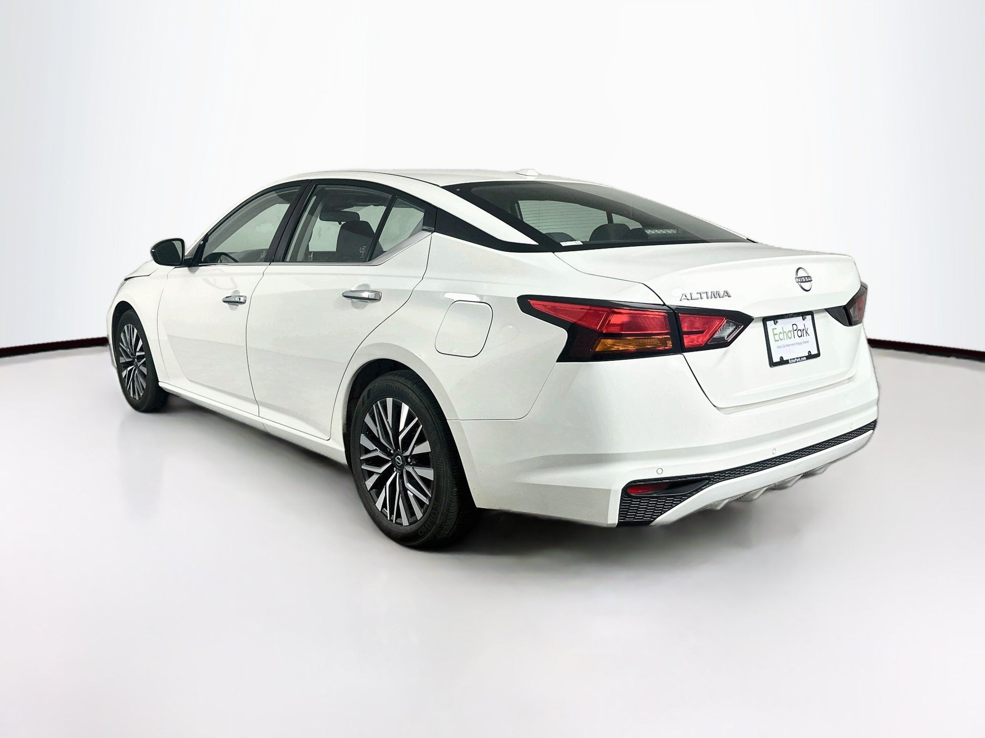 Used 2025 Nissan Altima 2.5 SV FWD image 5