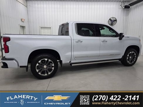 Used 2026 Chevrolet Silverado 1500 High Country w/ Technology Package AWD/4WD image 2