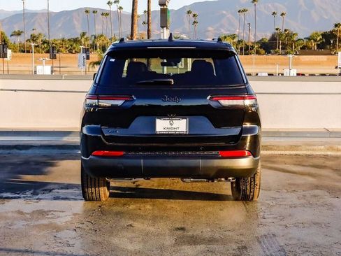 New 2025 Jeep Grand Cherokee L Altitude image 8
