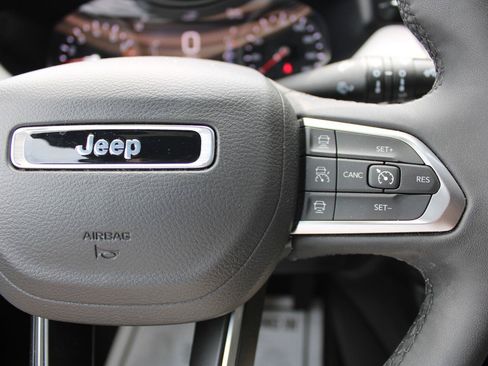 Certified 2025 Jeep Compass Limited AWD/4WD image 15