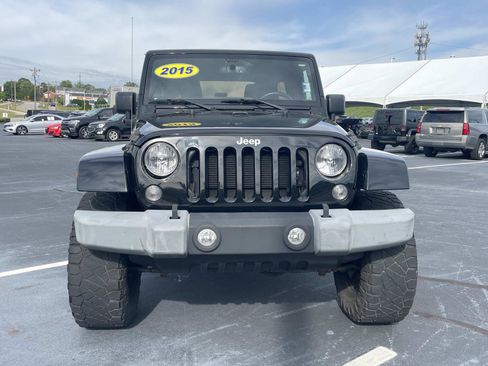 Used 2015 Jeep Wrangler Unlimited Sahara w/ Connectivity Group AWD/4WD image 2