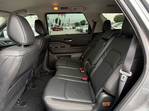 Used 2025 Nissan Pathfinder SL w/ Cargo Package FWD image 26