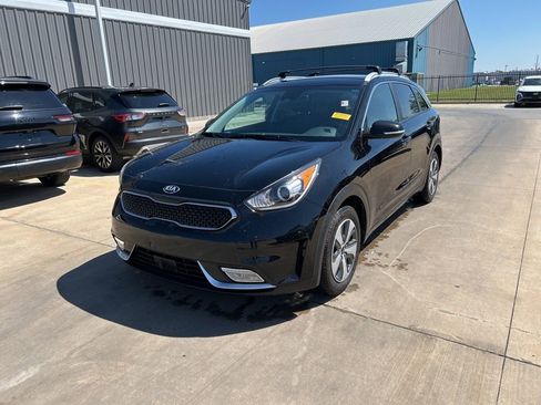 Used 2019 Kia Niro EX image 1