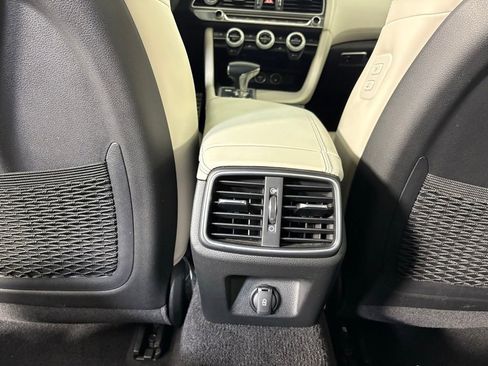 Used 2023 Genesis G70 3.3T w/ Sport Prestige Package image 27