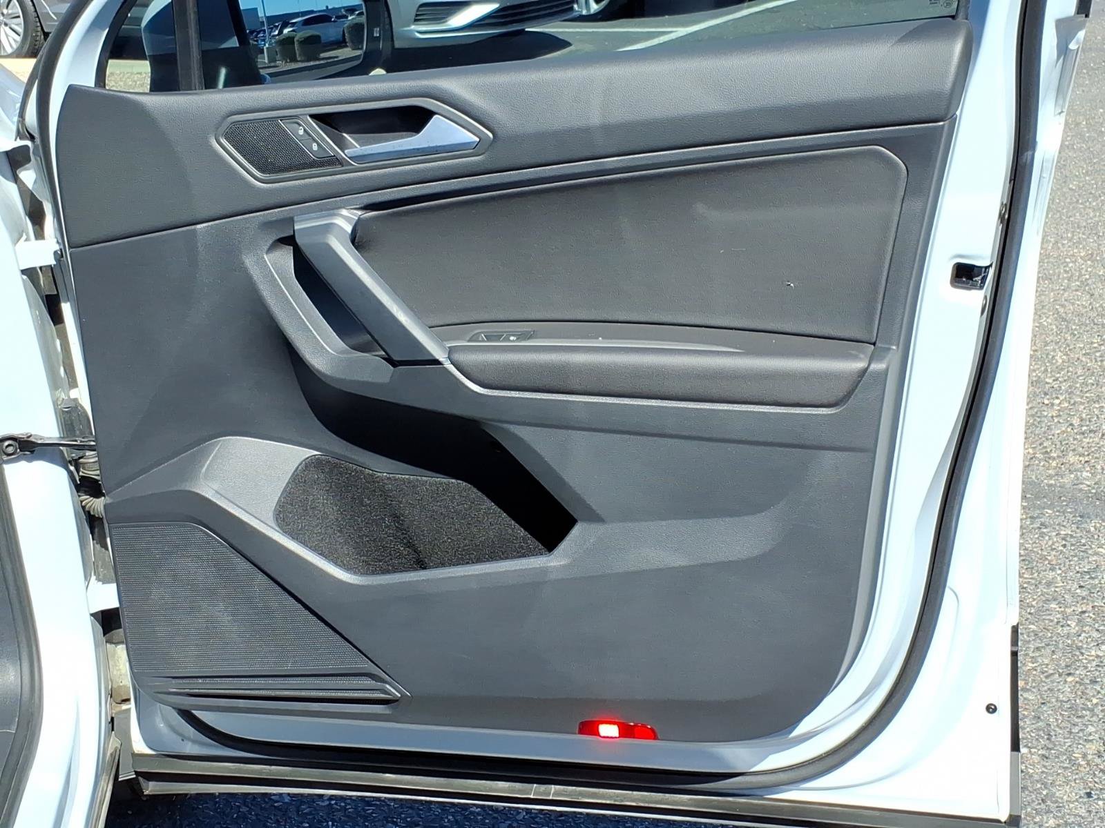 Used 2019 Volkswagen Tiguan SE FWD image 14