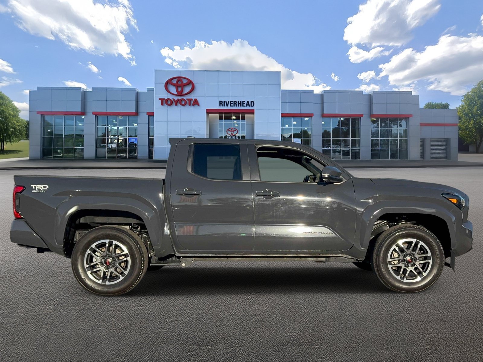 Certified 2024 Toyota Tacoma TRD Sport w/ TRD Sport Premium Package AWD/4WD image 4