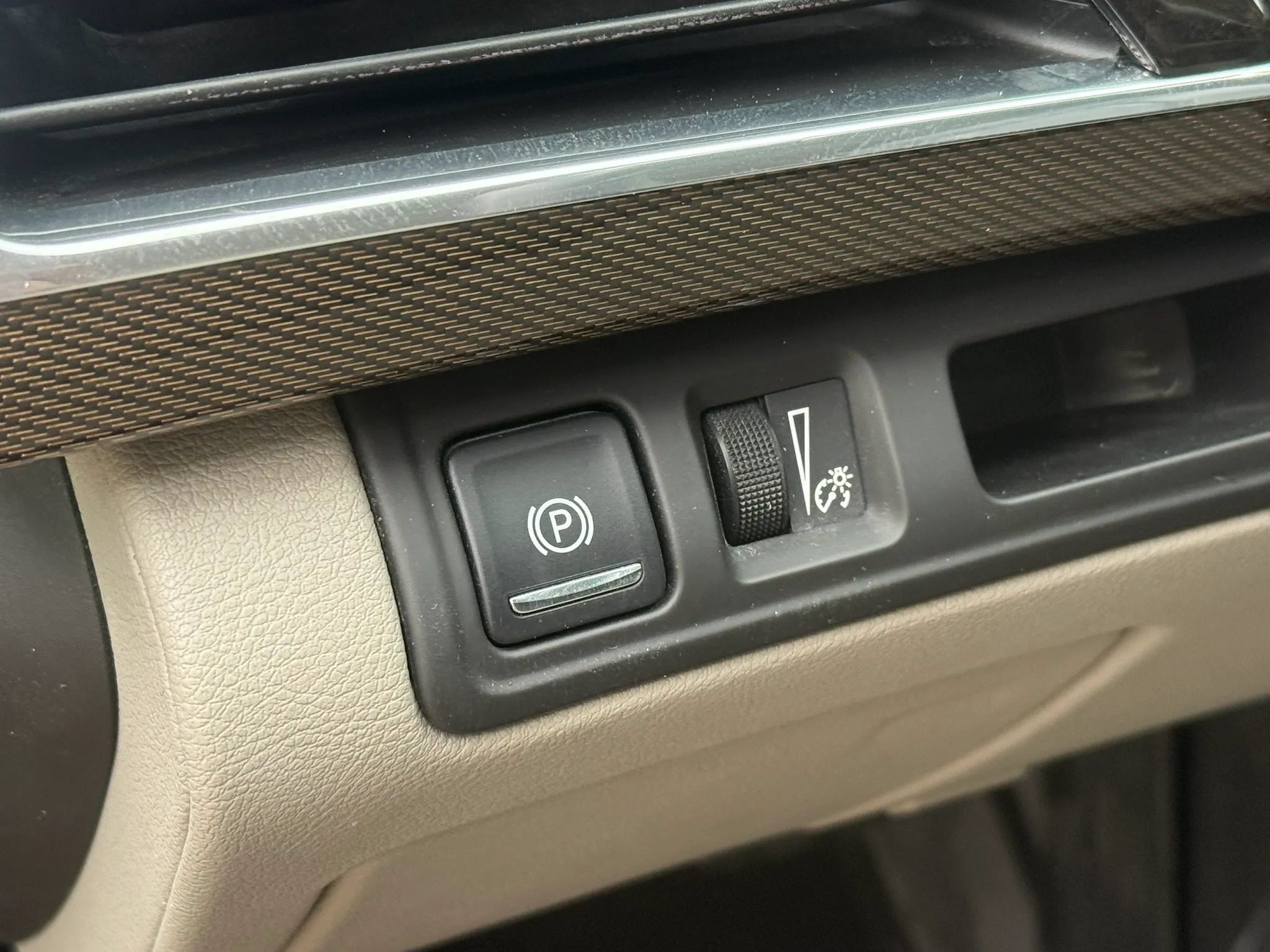 Used 2018 Cadillac CT6 Luxury AWD/4WD image 19
