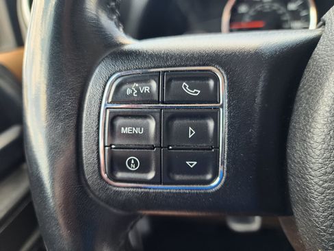 Used 2016 Jeep Wrangler Unlimited Rubicon w/ Connectivity Group AWD/4WD image 18