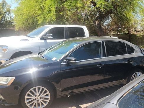 Used 2015 Volkswagen Jetta SE FWD image 4