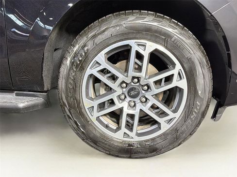 Used 2025 Ford Expedition Max Active AWD/4WD image 37