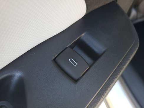 New 2026 Chevrolet Equinox EV LT image 16