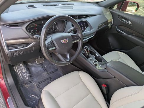 Used 2020 Cadillac XT4 Sport w/ Cold Weather Package image 9