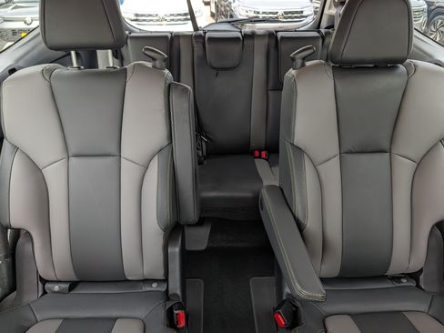 Used 2023 Subaru Ascent Onyx Edition AWD/4WD image 13
