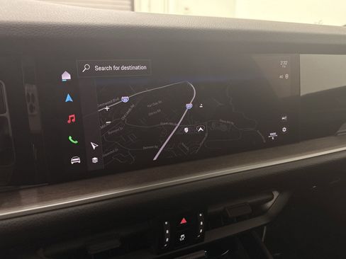 Used 2025 Porsche Cayenne image 27