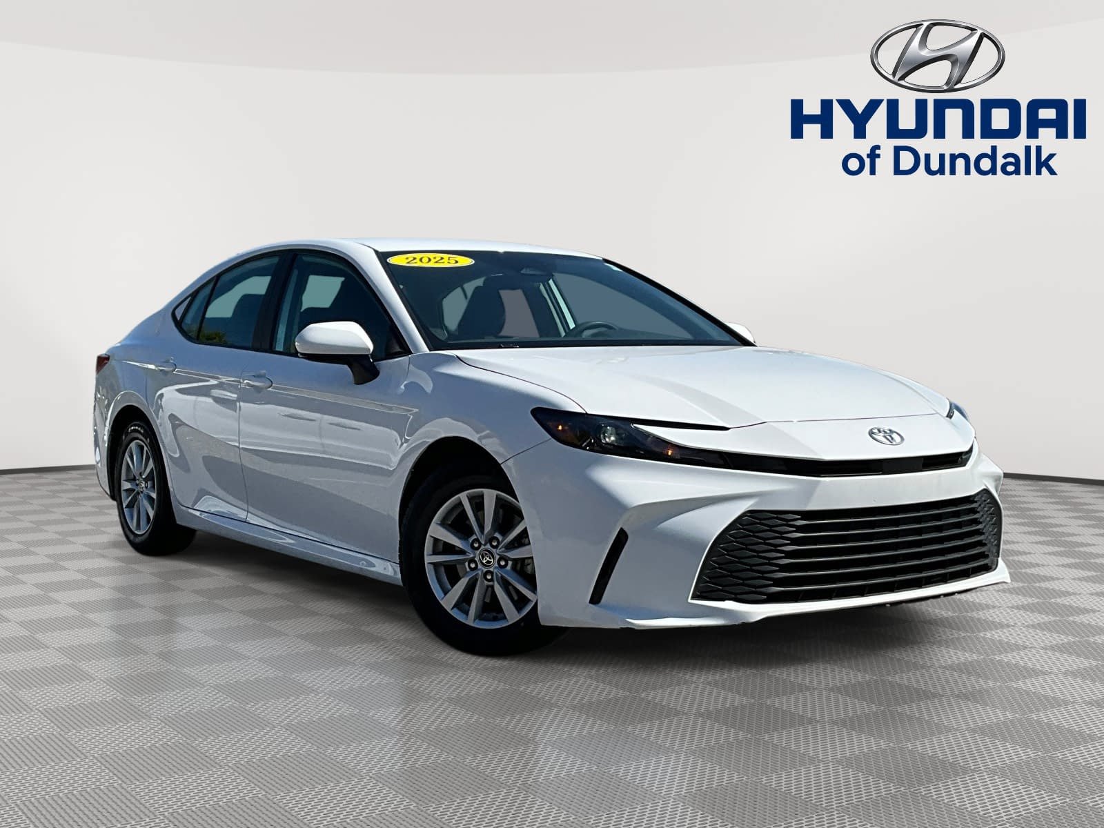 Used 2025 Toyota Camry LE FWD image 1