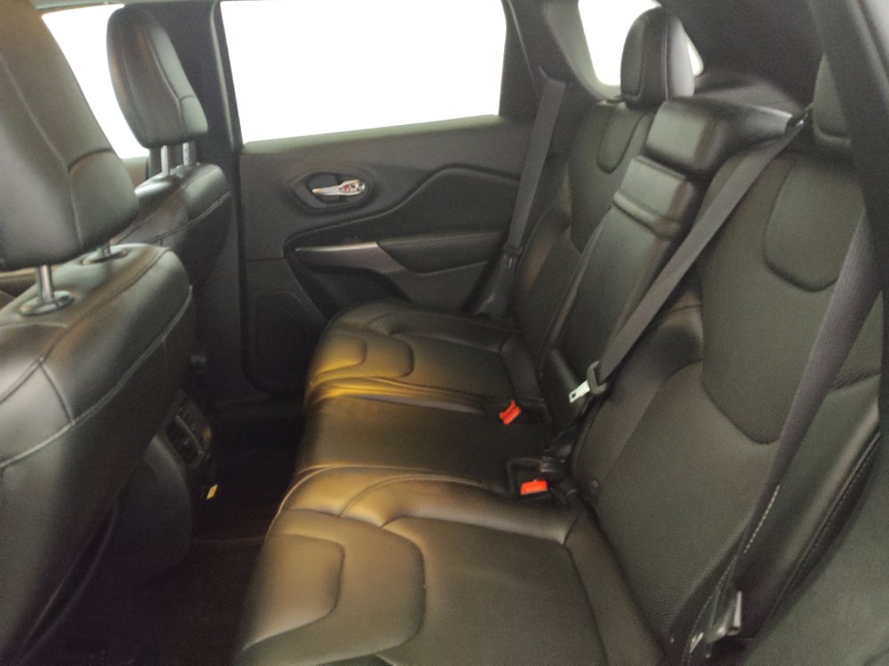 Used 2019 Jeep Cherokee Limited AWD/4WD image 18
