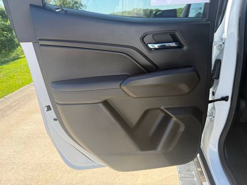 Used 2024 Chevrolet Colorado LT w/ LT Convenience Package II RWD image 12