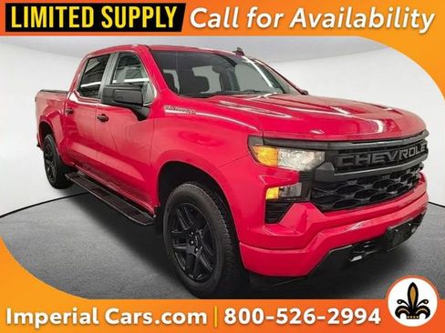 Used 2024 Chevrolet Silverado 1500 Custom image 1