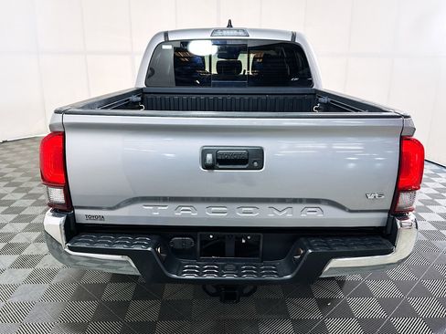 Used 2021 Toyota Tacoma SR5 RWD image 4
