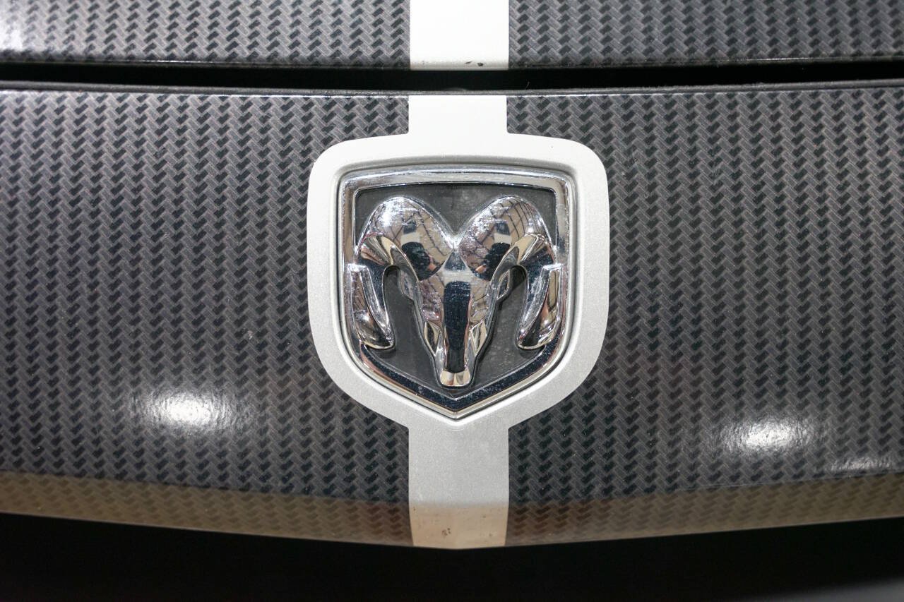 Used 2009 Dodge Challenger SRT8 RWD image 21