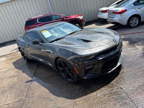 Used 2018 Chevrolet Camaro SS RWD image 3