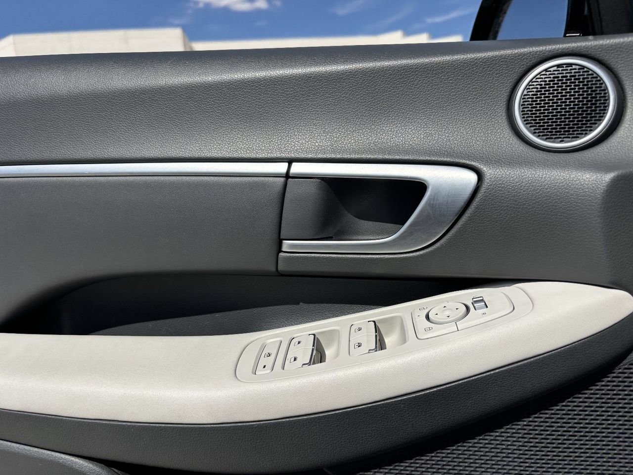 Used 2025 Hyundai Sonata SEL FWD image 19