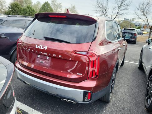 Used 2024 Kia Telluride S w/ S Sunroof Package image 4