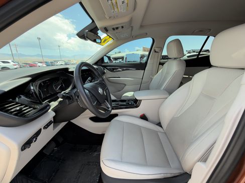 Used 2022 Buick Envision Essence w/ Technology Package I FWD image 11