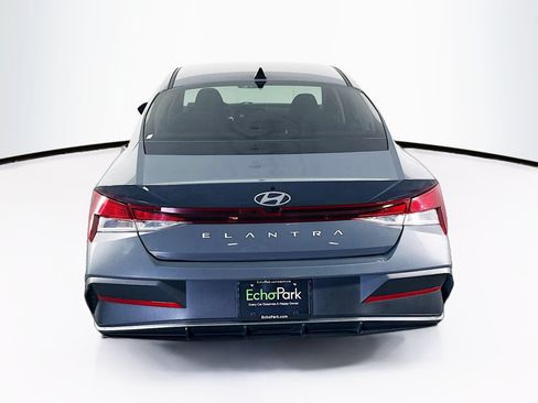 Used 2024 Hyundai Elantra SEL FWD image 7