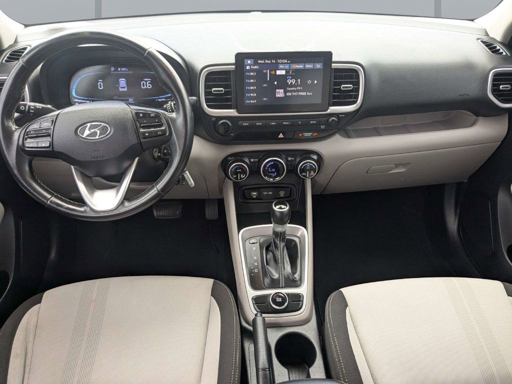 Used 2023 Hyundai Venue SEL FWD image 19