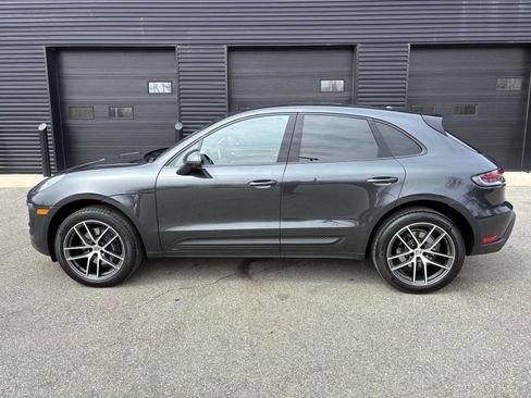 Used 2025 Porsche Macan image 2