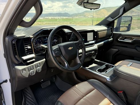 Used 2024 Chevrolet Silverado 3500 High Country w/ High Country Premium Package AWD/4WD image 17