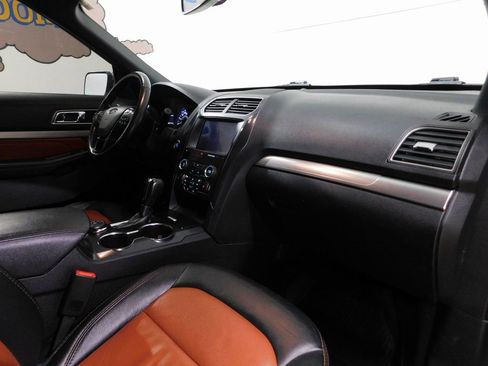 Used 2019 Ford Explorer XLT w/ XLT Desert Copper Package image 95