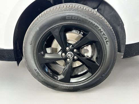 Used 2023 Jaguar F-PACE S image 11