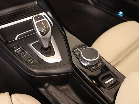 Used 2020 BMW 230i Convertible w/ Convenience Package RWD image 9