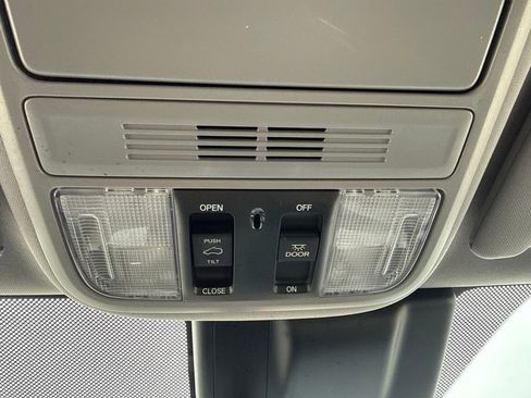Used 2019 Honda Odyssey EX-L image 17