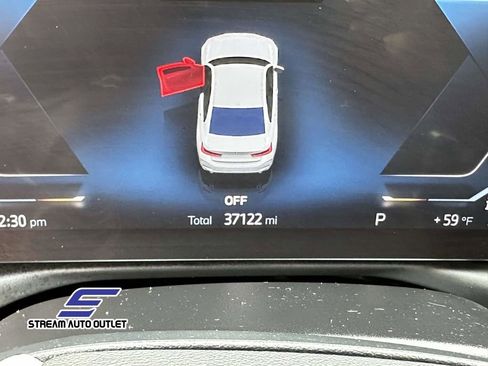 Used 2024 BMW 330i xDrive Sedan w/ Convenience Package image 27