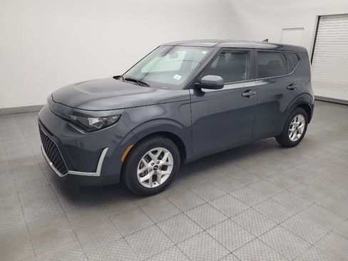 Used 2025 Kia Soul S FWD image 2