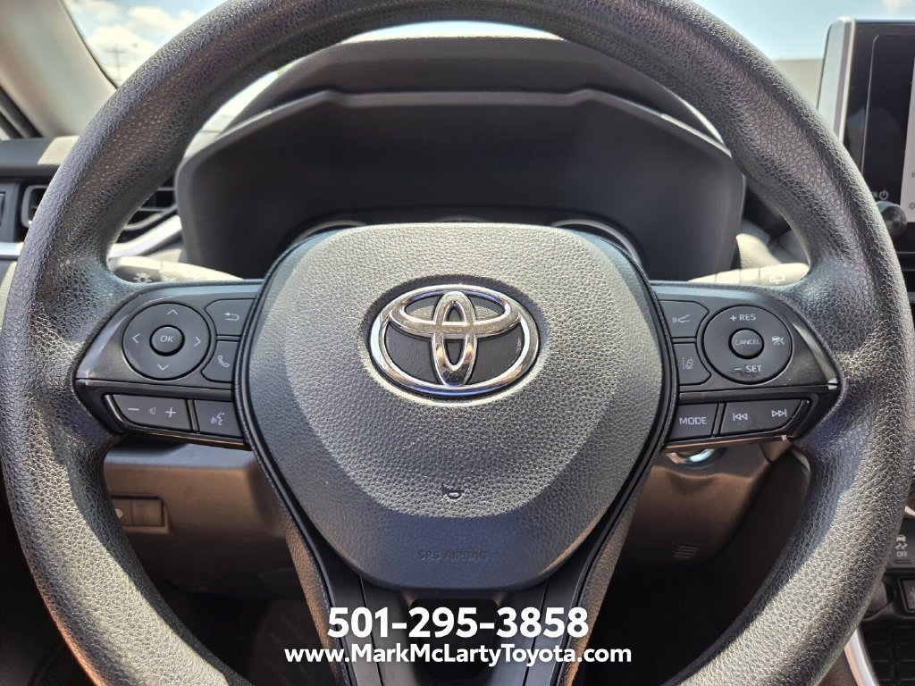Used 2025 Toyota RAV4 XLE AWD/4WD image 20