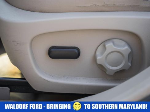 Used 2012 Ford Taurus SEL FWD image 32