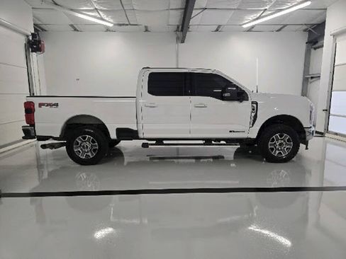 Used 2024 Ford F250 Lariat w/ FX4 Off-Road Package AWD/4WD image 9