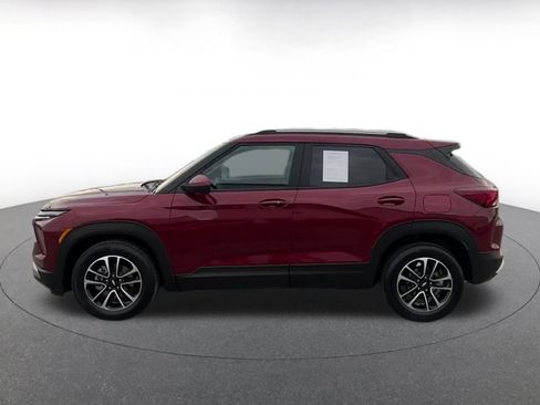 Used 2025 Chevrolet TrailBlazer LT image 9