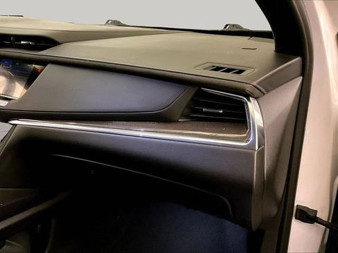 Used 2020 Cadillac XT5 Premium Luxury w/ Platinum Package AWD/4WD image 15